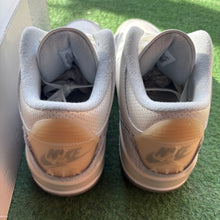 Load image into Gallery viewer, Jordan Craft 3s Size 8.5
