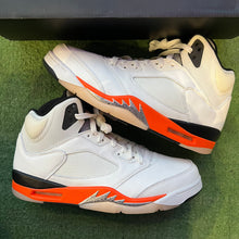 Load image into Gallery viewer, Jordan Shattered Backboard 5s Size 10.5
