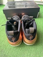 Load image into Gallery viewer, Nike Copper Foamposites Size 9.5
