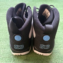 Load image into Gallery viewer, Jordan University Blue 9s Size 11
