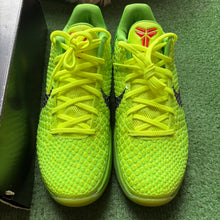 Load image into Gallery viewer, Nike Kobe Grinch Protro 6s Size 8
