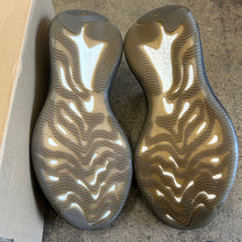 Load image into Gallery viewer, Yeezy Onyx 380s Size 8.5
