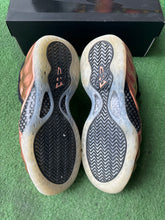Load image into Gallery viewer, Nike Copper Foamposites Size 9.5
