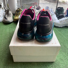 Load image into Gallery viewer, Alexander McQueen Oversized Size 45

