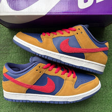 Load image into Gallery viewer, Nike SB FTC Low Dunks Size 8
