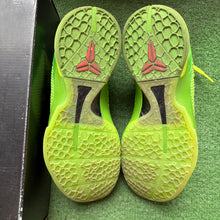 Load image into Gallery viewer, Nike Kobe Grinch Protro 6s Size 8
