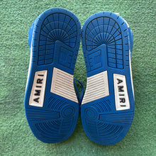 Load image into Gallery viewer, AM Skel High Tops Size 8
