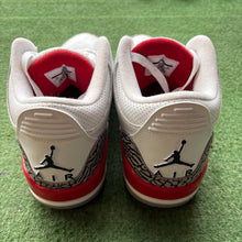 Load image into Gallery viewer, Jordan Hall Of Fame 3s Size 10
