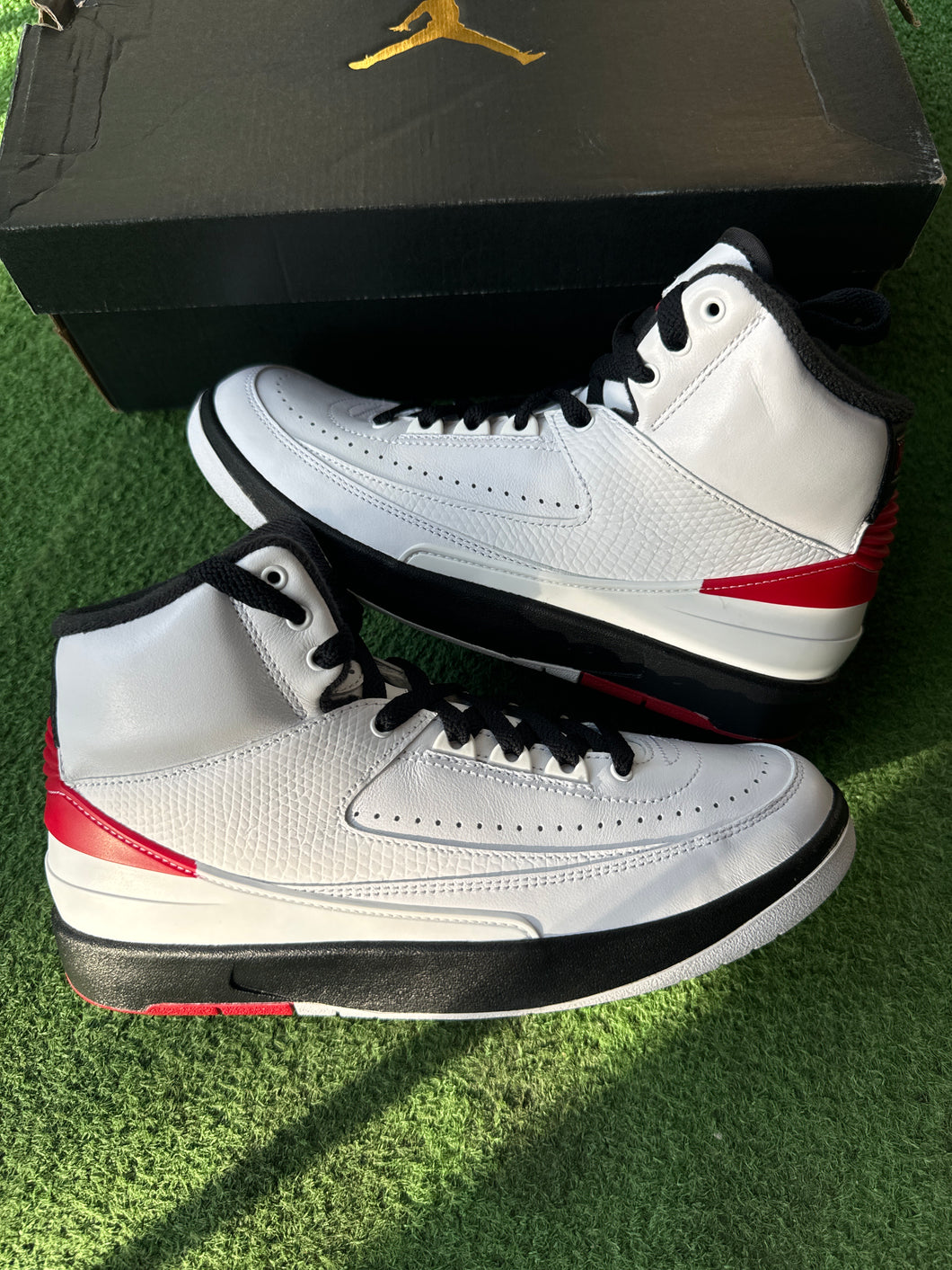 Jordan Chicago 2s Size 7Y
