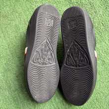 Load image into Gallery viewer, Gucci Stripe Black Aces Size 8
