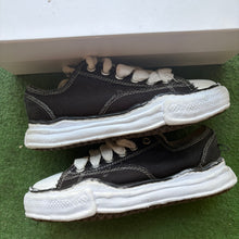 Load image into Gallery viewer, Mihara Peterson Canvas Lows Size 39
