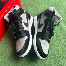Load image into Gallery viewer, Jordan Twist 2.0 1s Size 10W/8.5M
