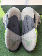 Load image into Gallery viewer, Jordan Green Bean 5s Size 10
