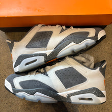 Load image into Gallery viewer, Jordan PSG Low 11s Size 10.5
