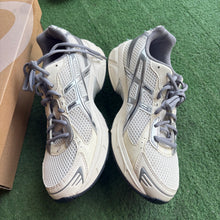 Load image into Gallery viewer, ASICS Cream Clay Grey Gel-1130s Size 9
