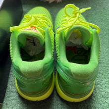 Load image into Gallery viewer, Nike Kobe Grinch Protro 6s Size 8
