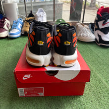 Load image into Gallery viewer, Nike Sunset Air Max 1s Size 9
