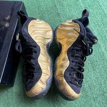 Load image into Gallery viewer, Nike Foamposites Pros Size 11

