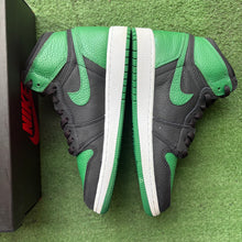 Load image into Gallery viewer, Jordan Pine Green 1s Size 6Y
