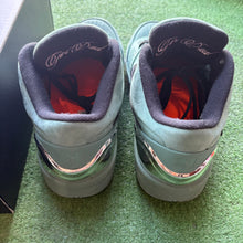 Load image into Gallery viewer, Nike Kobe Girl Dad 4s Size 9.5
