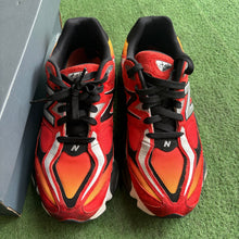 Load image into Gallery viewer, New Balance 9060s Size 10.5
