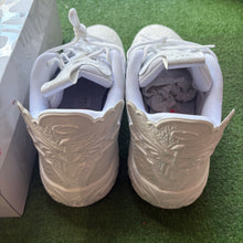 Load image into Gallery viewer, Puma La Melo 4s Size 12
