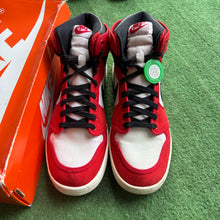 Load image into Gallery viewer, Jordan Chicago AJKOs Size 11
