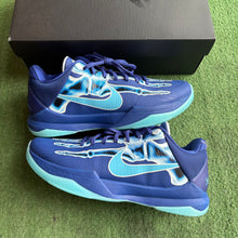 Load image into Gallery viewer, Nike Kobe X-Ray Protro 5s Size 9
