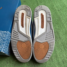 Load image into Gallery viewer, Jordan Wizard 3s Size 11.5
