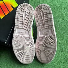 Load image into Gallery viewer, Jordan J Balvin 1s Size 11
