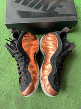 Load image into Gallery viewer, Nike Copper Foamposites Size 9.5
