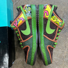 Load image into Gallery viewer, Nike SB De La Soul Low Dunks Size 10.5
