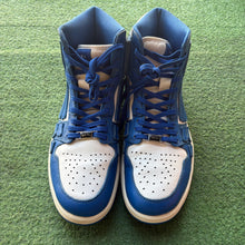 Load image into Gallery viewer, AM Skel High Tops Size 8
