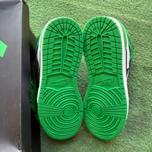 Load image into Gallery viewer, Jordan Lucky Green 1s Size 6.5Y
