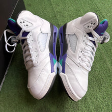 Load image into Gallery viewer, Jordan Grape 5s Size 10.5
