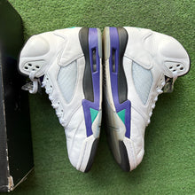 Load image into Gallery viewer, Jordan Grape 5s Size 9
