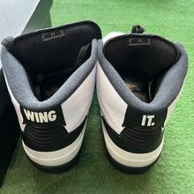 Load image into Gallery viewer, Jordan Wing it 2s Size 13
