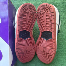 Load image into Gallery viewer, Nike Hennessy SB Low Dunks Size 12

