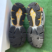 Load image into Gallery viewer, Off White Be Right Back Sneakers Size 40
