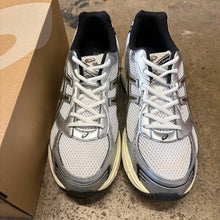 Load image into Gallery viewer, ASICS Clay Canyon 1130s Size 12
