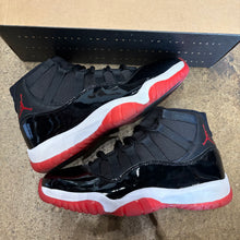 Load image into Gallery viewer, Jordan Bred 11s Size 8
