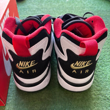 Load image into Gallery viewer, Nike Air 49ers Diamond Turfs Size 9
