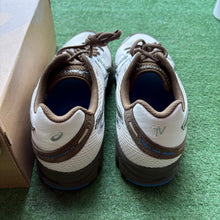 Load image into Gallery viewer, ASICS Cream Pure Silver Gel-1130s Size 10.5
