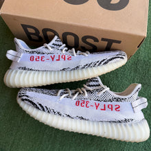 Load image into Gallery viewer, Yeezy Zebra 350 Boost V2s Size 11
