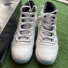 Load image into Gallery viewer, Jordan Legend Blue 11s Size 9.5

