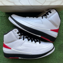 Load image into Gallery viewer, Jordan Chicago 2s Size 9

