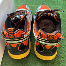 Load image into Gallery viewer, Off White Be Right Back Sneakers Size 40
