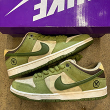 Load image into Gallery viewer, Jordan Matcha SB Low Dunks Size 9
