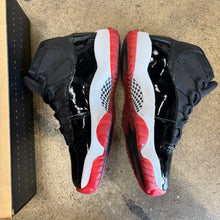 Load image into Gallery viewer, Jordan Bred 11s Size 8
