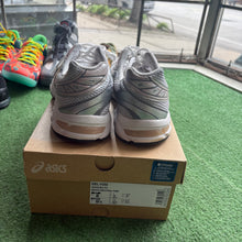 Load image into Gallery viewer, ASICS Neutral Pink Gel-1130s Size 8
